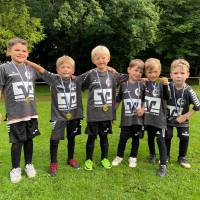 Neue Trikots für die F-Jugend – Wir sagen „Vielen Dank“